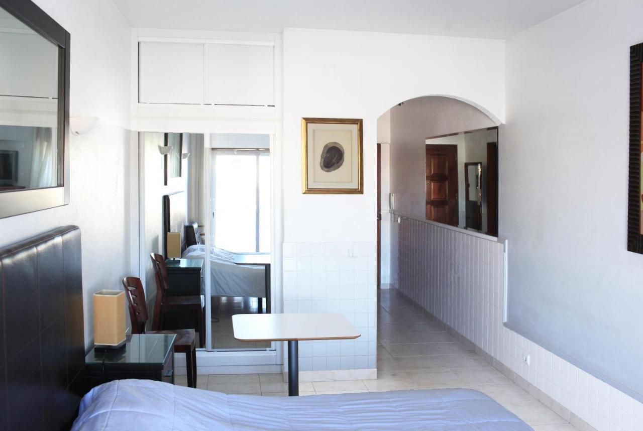 Lagos Main Avenue Studio With Marina View Balcony Bagian luar foto
