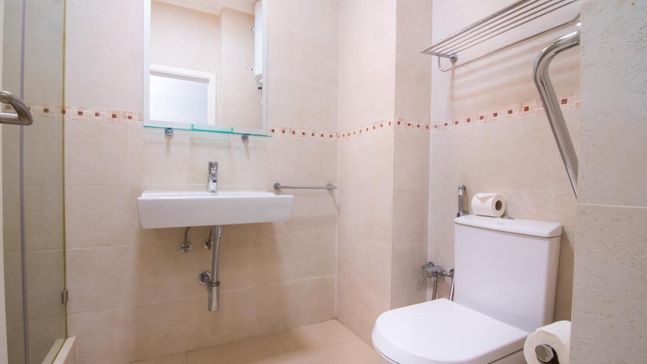 Lagos Main Avenue Studio With Marina View Balcony Bagian luar foto